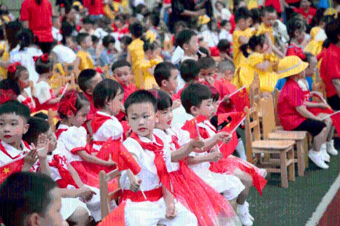 五十步笑百步来形容人是什么意思？游戏画面